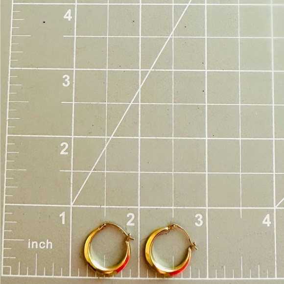 Vintage 14 KT Gold Small Hoop Earrings - Picture 7 of 13